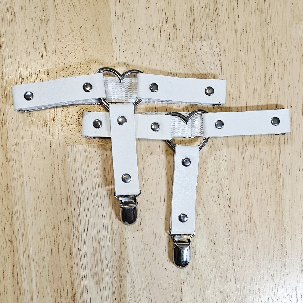 Heart White Leather Leg Garter Set